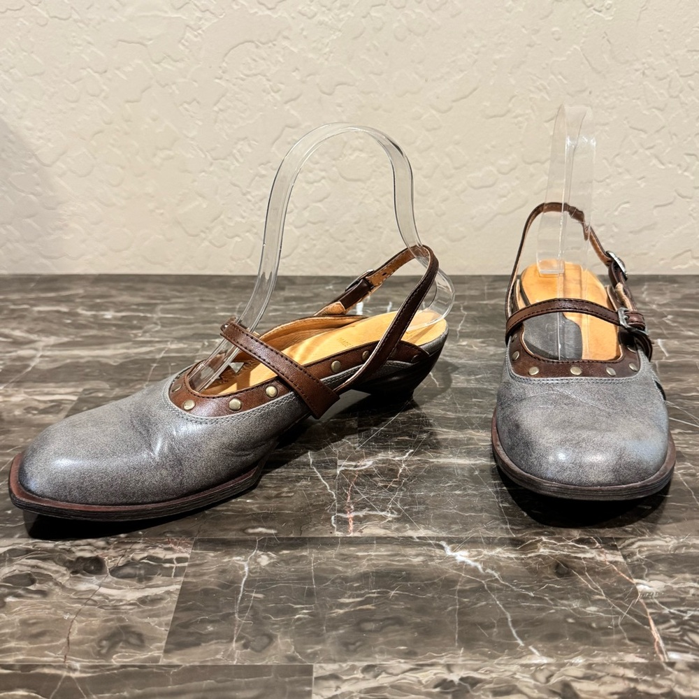 Vintage John Fluevog Studded Leather Slingback Pumps - Picture 13 of 13
